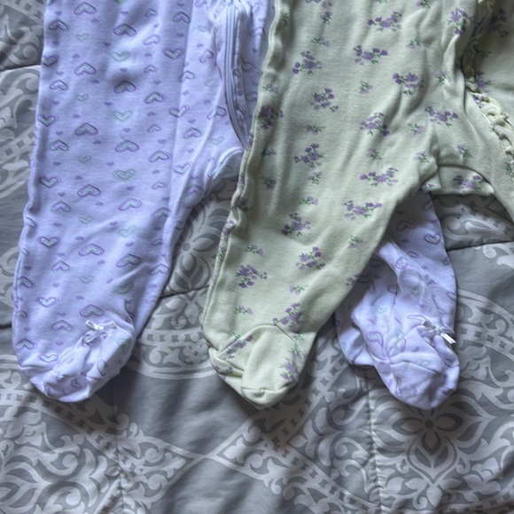 Baby onesies - Picture 6 of 6